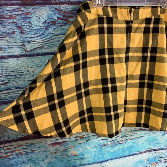 Torrid Harry Potter Hufflepuff Plaid Skater Skirt size 16 - Picture 6 of 7